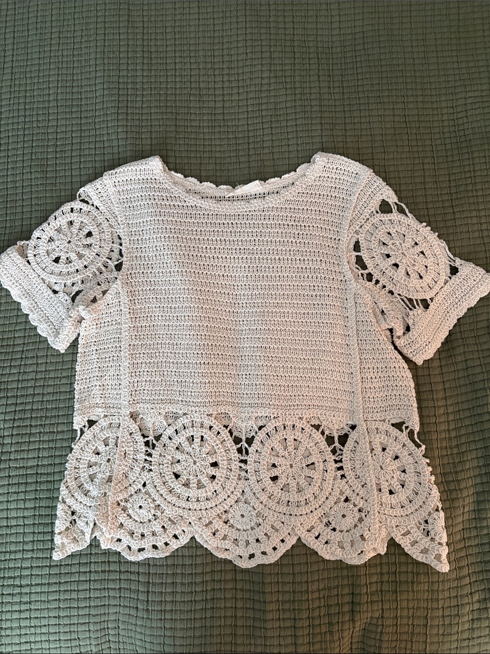 Solitaire Crochet Lace Short Sleeve Top - White